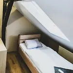 イン Pod Lipami