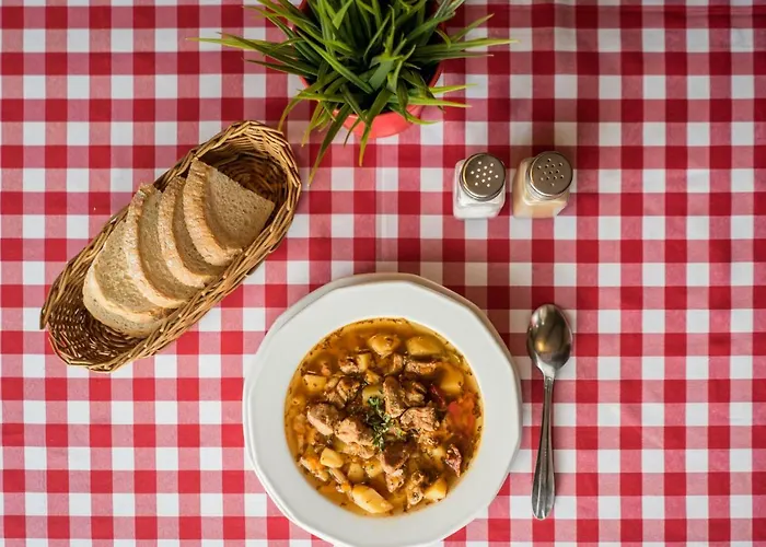 Pod Lipami Zajazd Lipno (Leszno)