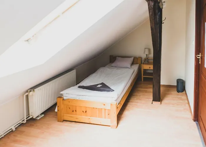 Pod Lipami Värdshus