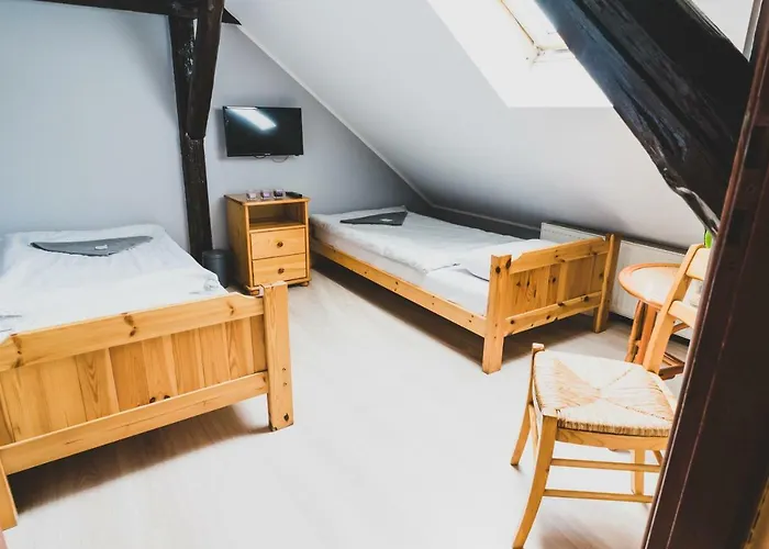 Pod Lipami Zajazd 3*